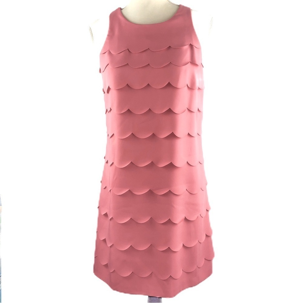 WHITE HOUSE BLACK MARKET (4) Pink scalloped tiers dress